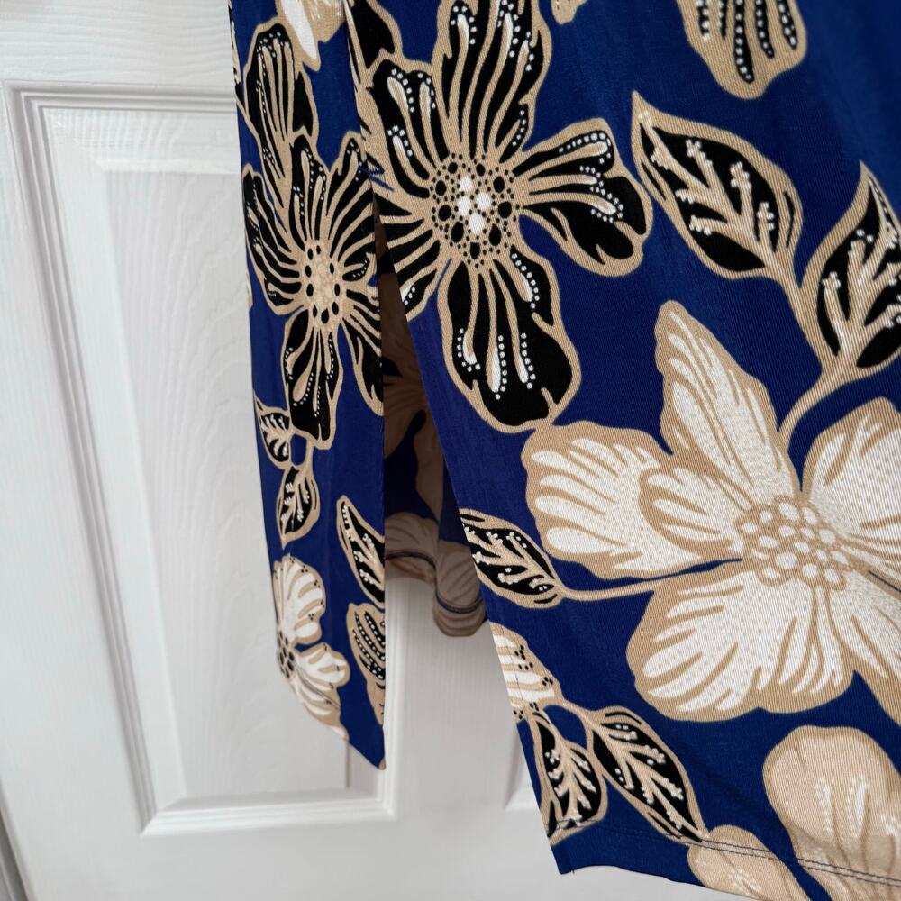 Chico's Travelers Women's Floral Slinky with Pockets Maxi Dress Size 2 US. Large - Picture 13 of 16